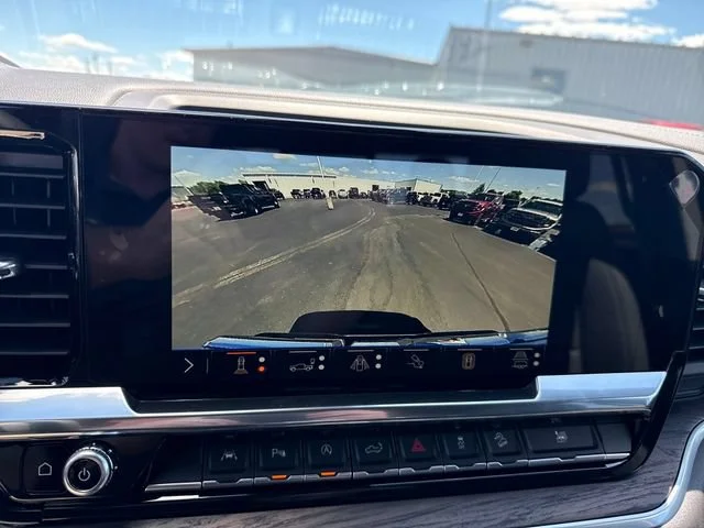 New 2026 Glacier White Tricoat GMC SLT image 23