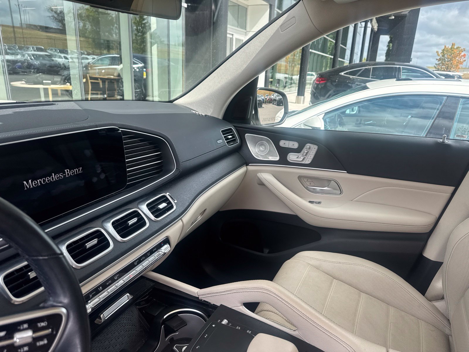 Certified Used 2023 MANUFAKTUR Diamond White Metallic Mercedes-Benz GLS 450 image 8