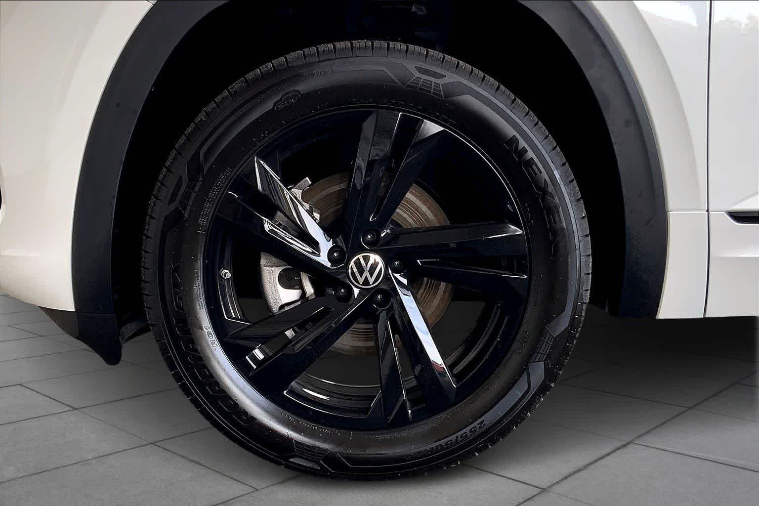 2026 Volkswagen Atlas Cross Sport SEL R-LINE - Photo 11