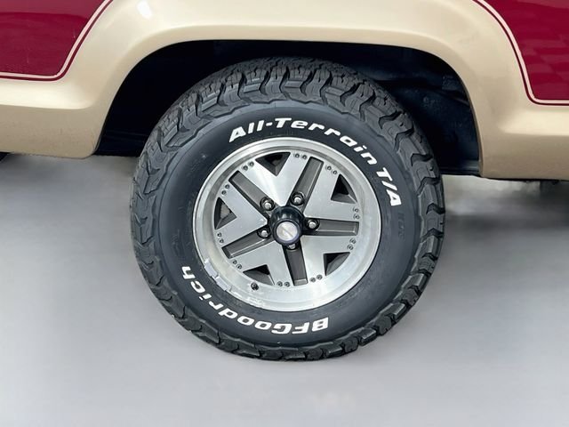 Used 1989 Red Ford  image 28