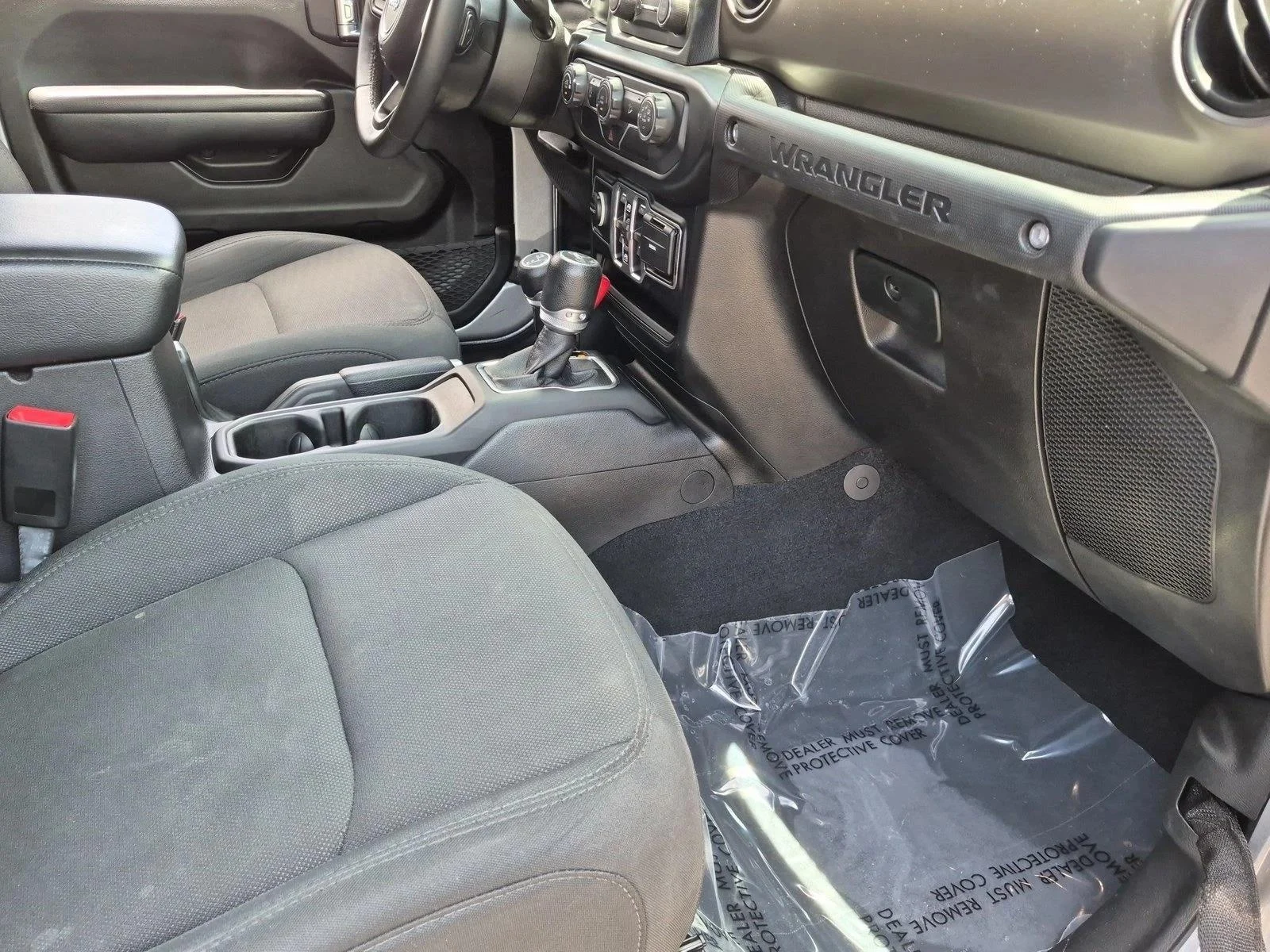 Used 2019 Billet Silver Metallic Clearcoat Jeep Sport S image 21