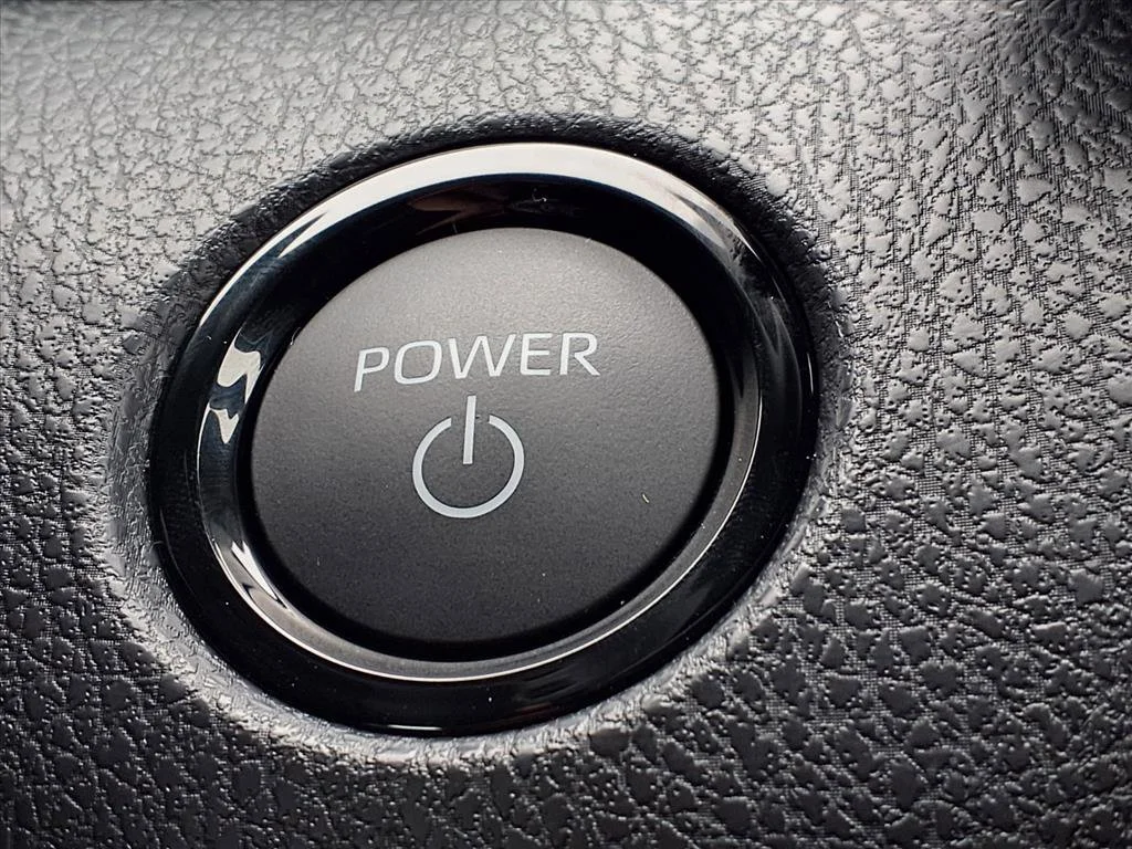 2026 Toyota Camry SE - Photo 12