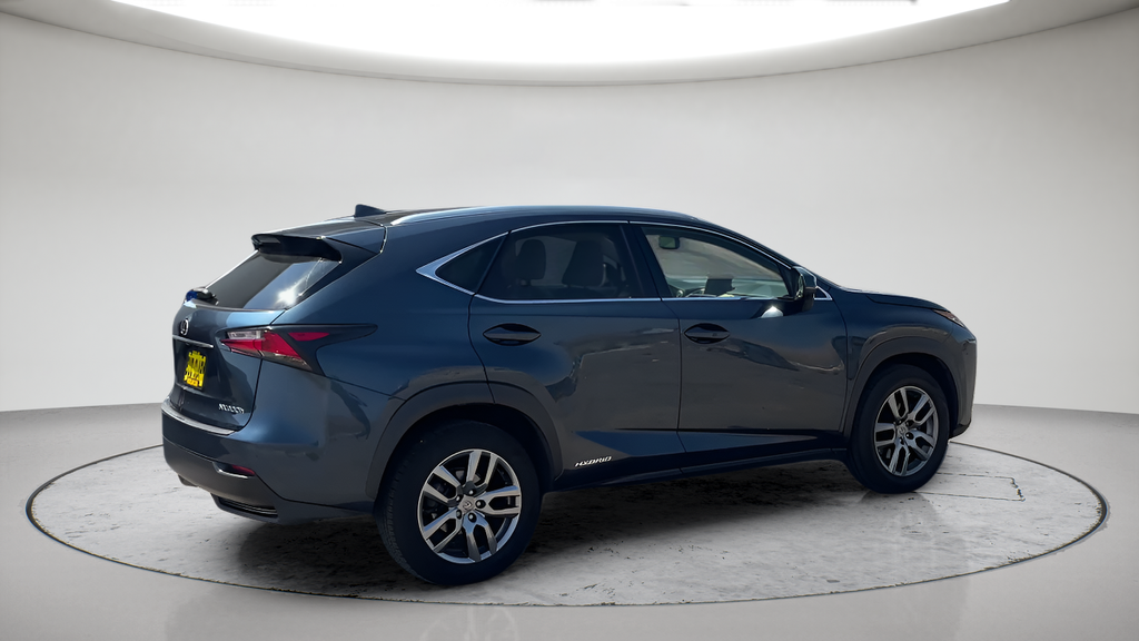 Used 2015 Blue Lexus 300h image 9