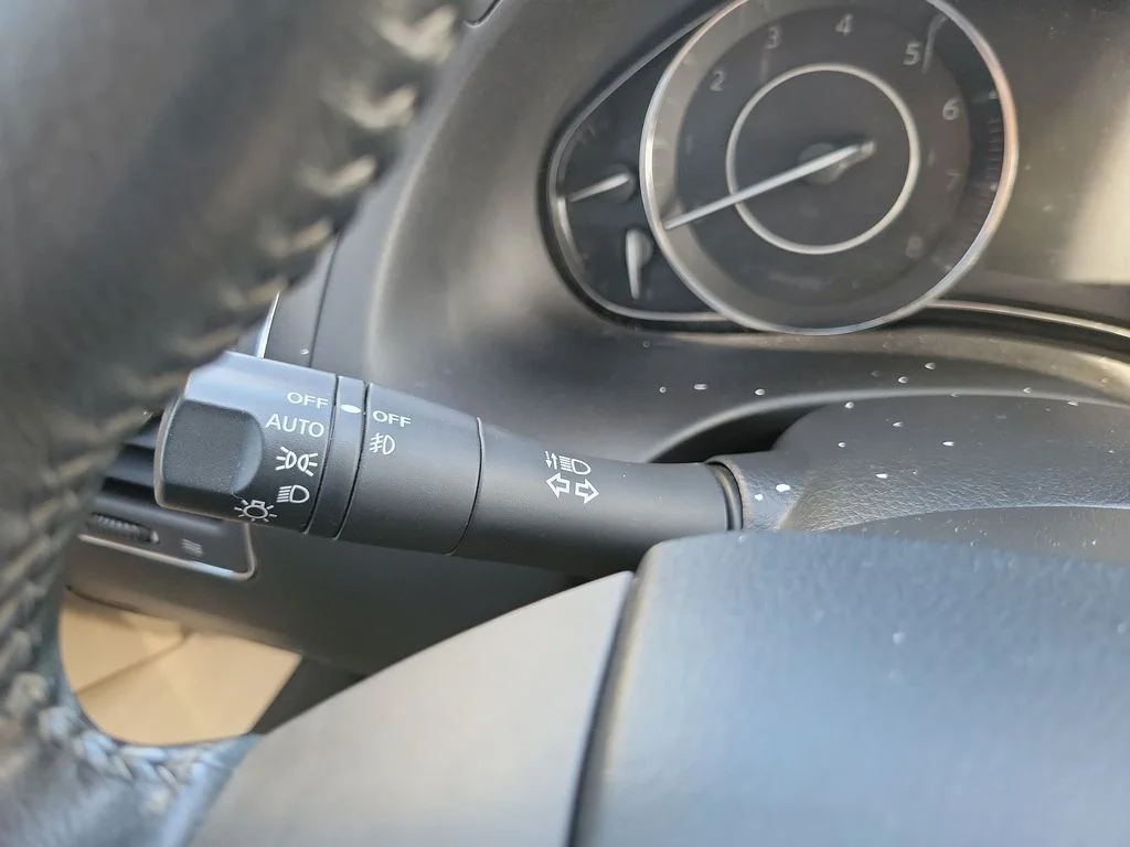 Used 2018 Black Nissan SL image 33