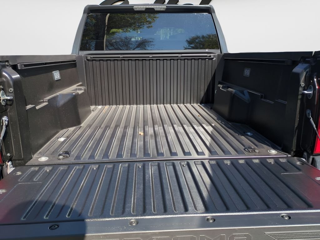 2025 Toyota Tacoma SR5 - Photo 12