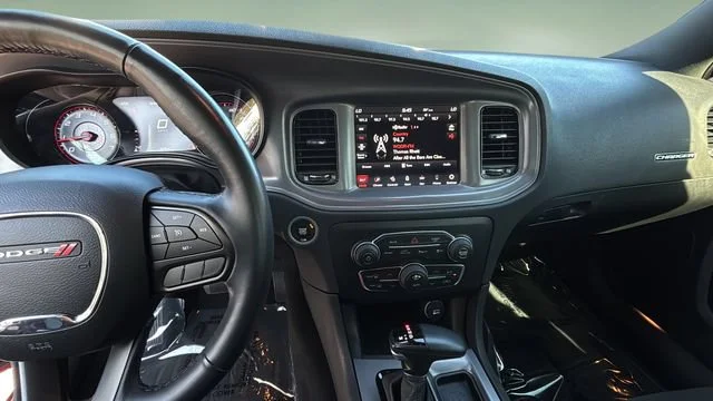 Used 2023 Red Dodge SXT AWD image 11