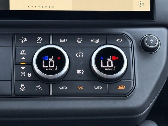 New 2026 Woolstone Green Land Rover X-Dynamic SE image 27