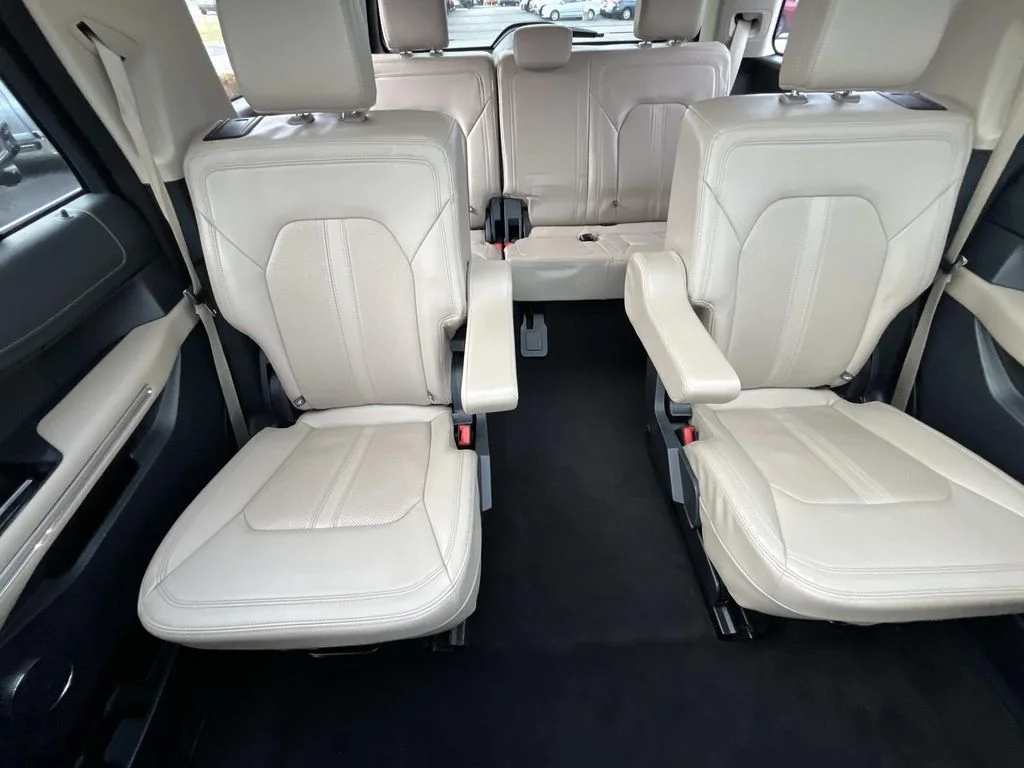 Used 2022 White Ford Limited image 30