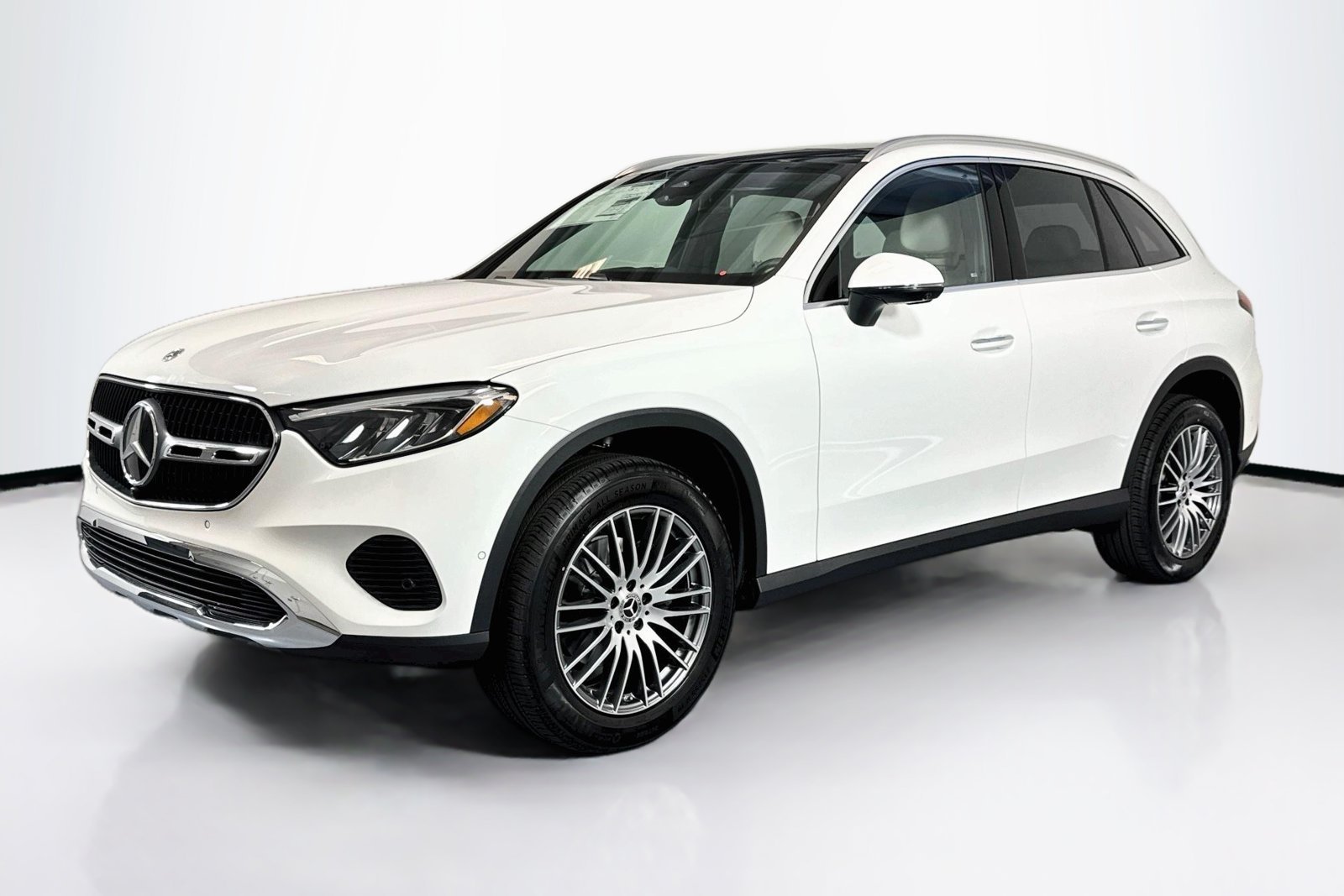 New 2026 Polar White Mercedes-Benz GLC 300 image 1