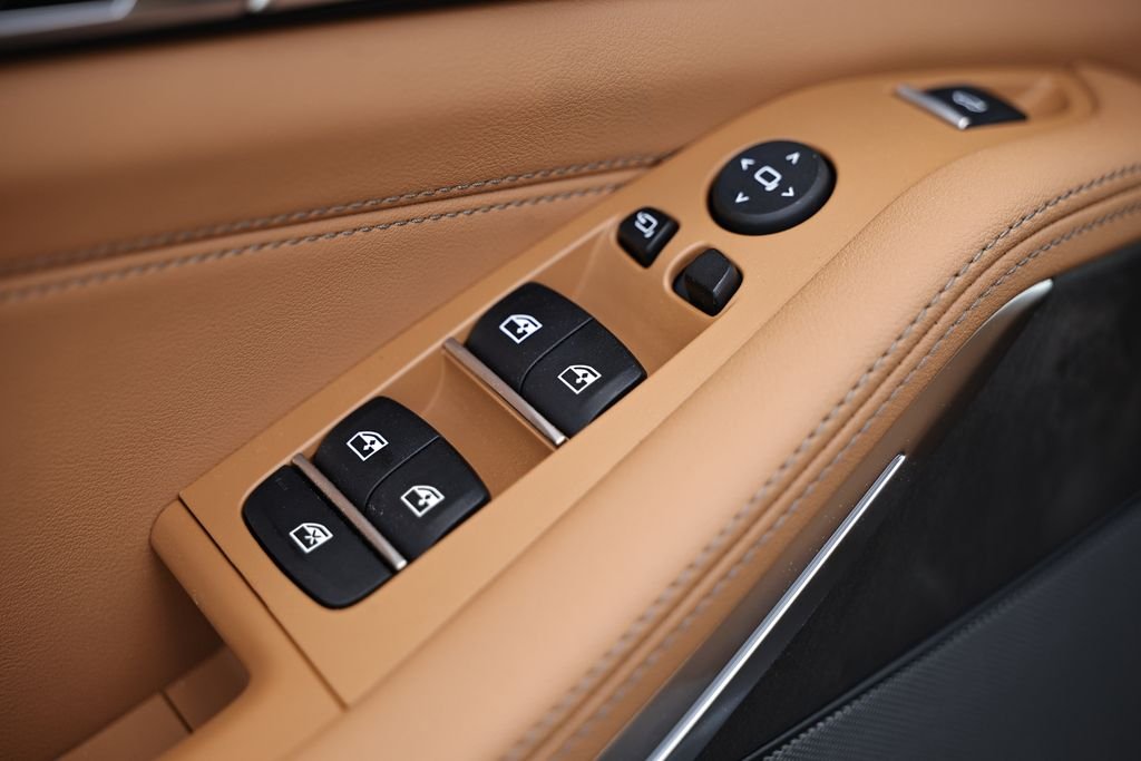 New 2026 Carbon Black BMW xDrive40i image 18