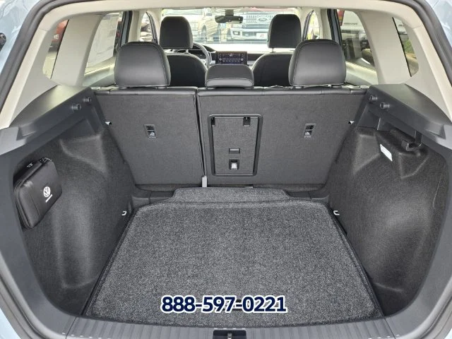 New 2027 Monument Gray9 Volkswagen SE image 12