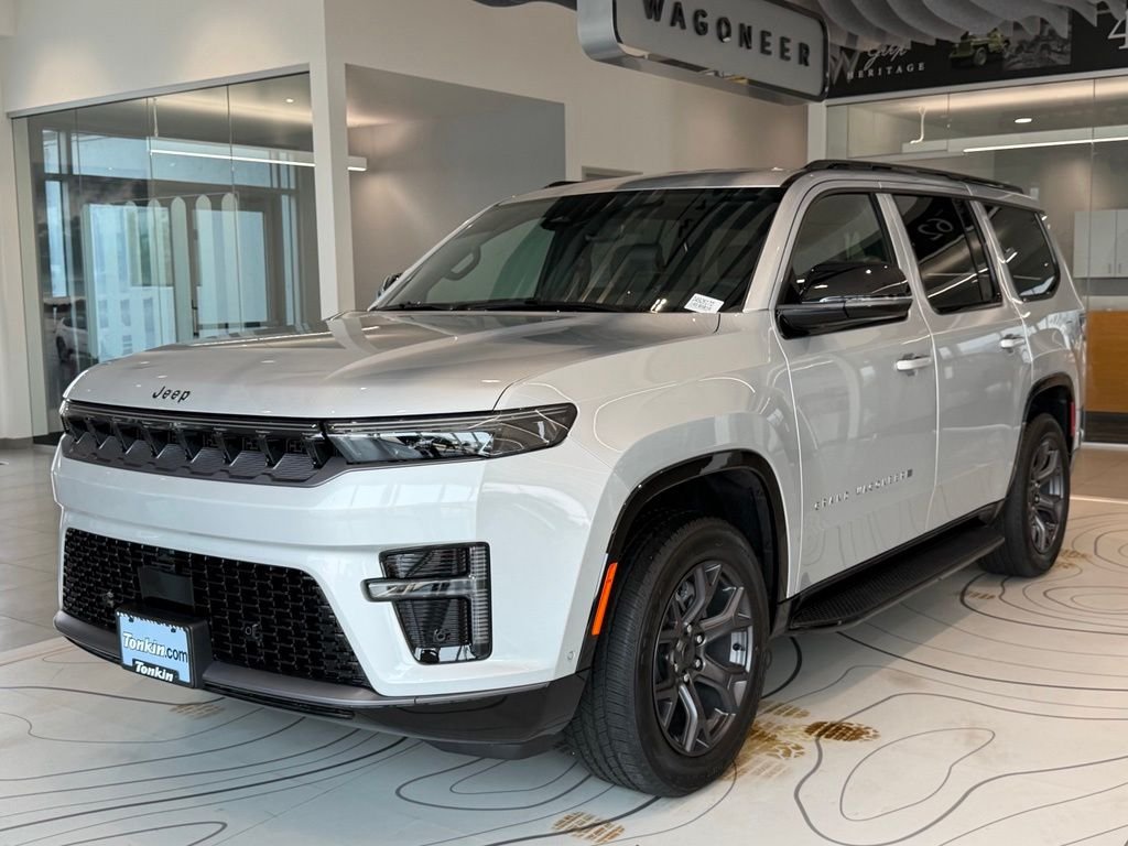 New 2026 Silver-Zynith Exterior Paint Jeep Limited Altitude image 4