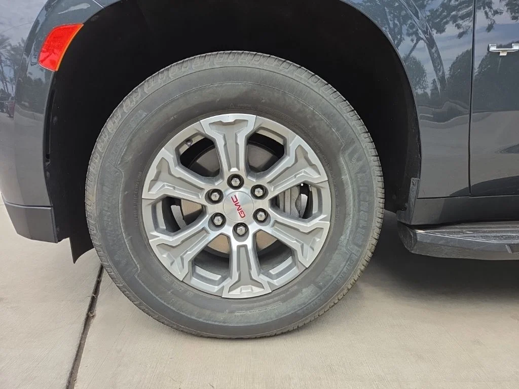 Used 2021 Blue GMC SLE image 3