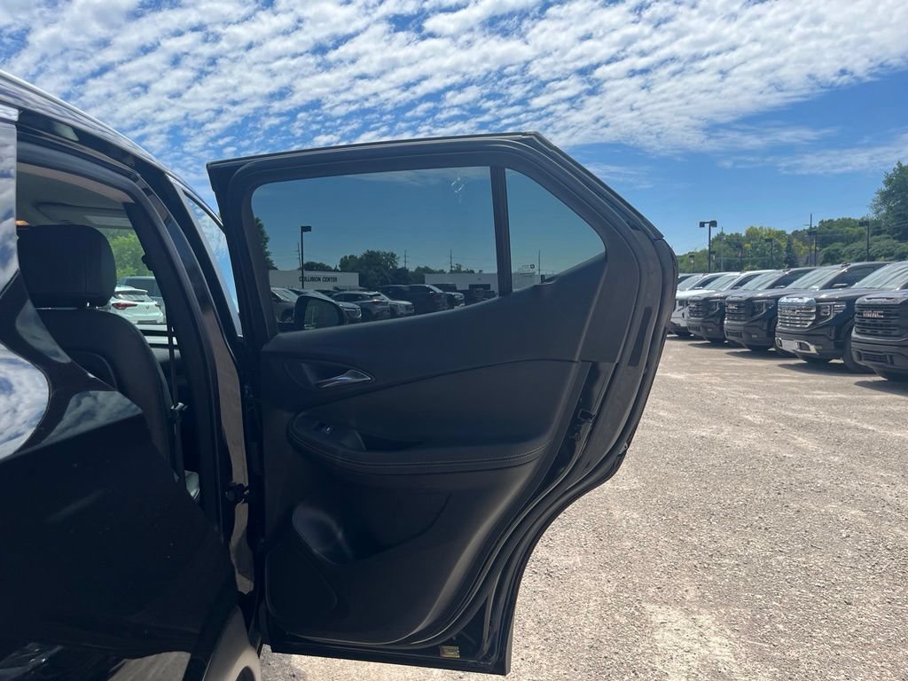 Used 2023 Ebony Twilight Metallic Buick Select image 30