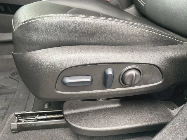Used 2024 Silver GMC SLT image 12