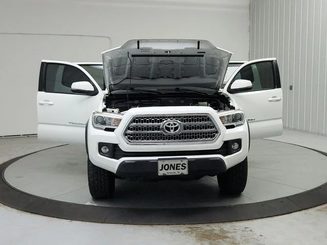 Used 2017 White Toyota TRD Off-Road image 11