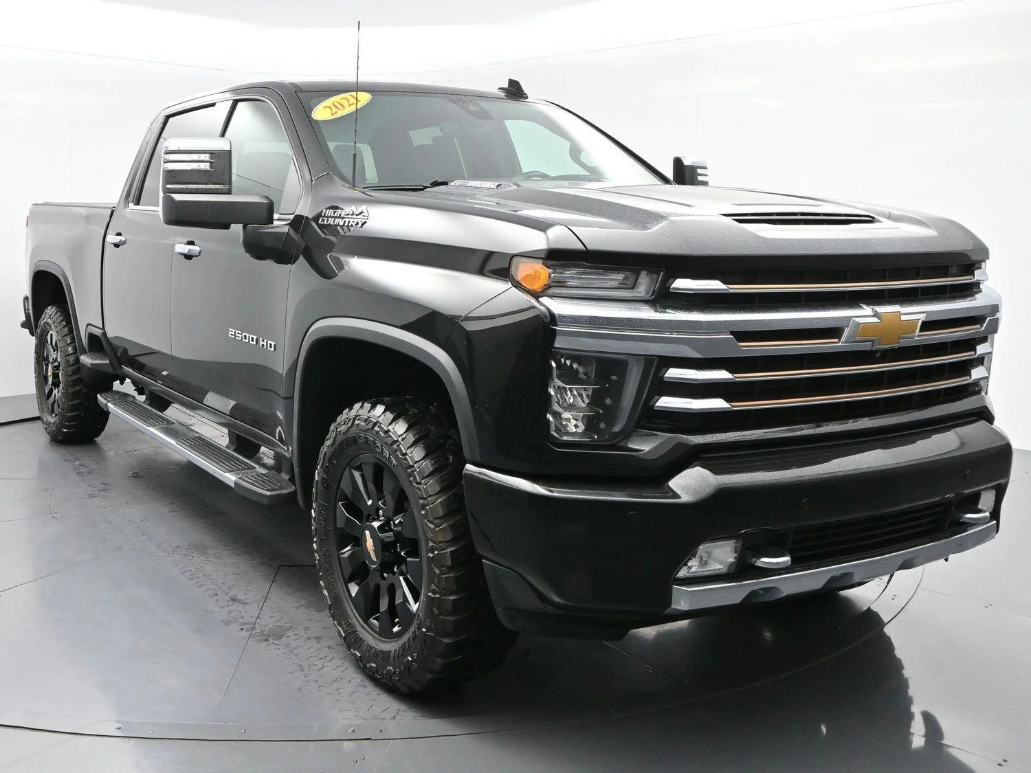 Used 2021 Black Chevrolet High Country image 2