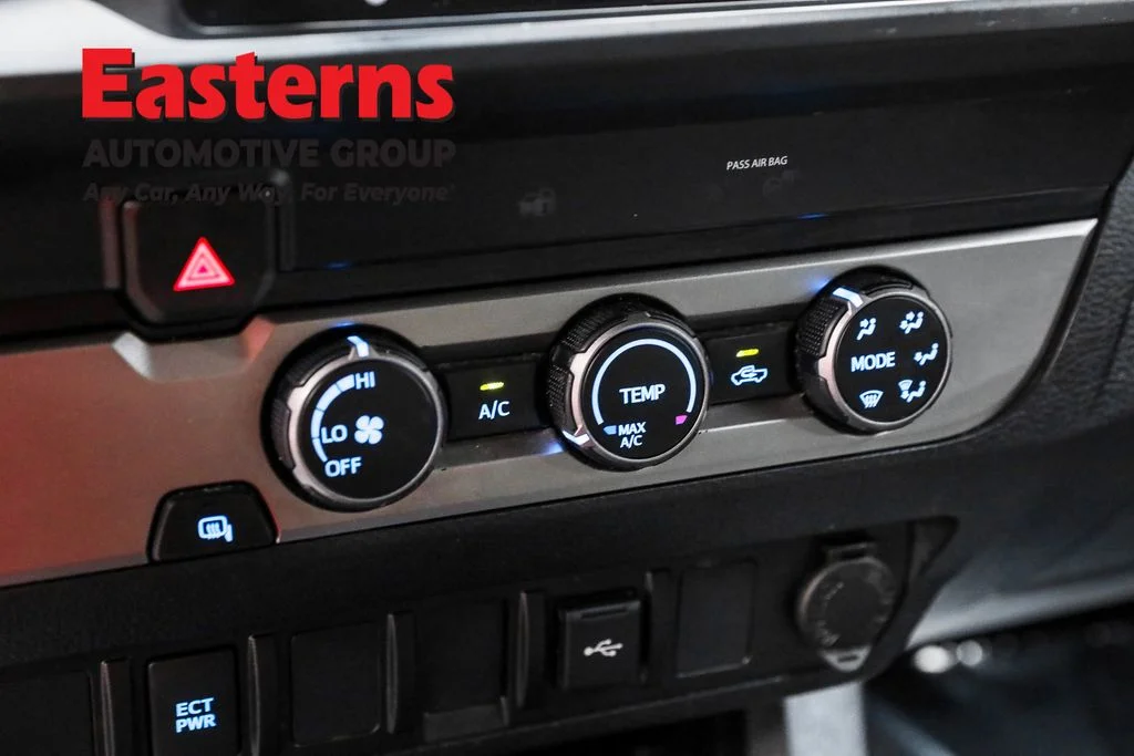 Used 2021 White Toyota SR image 19