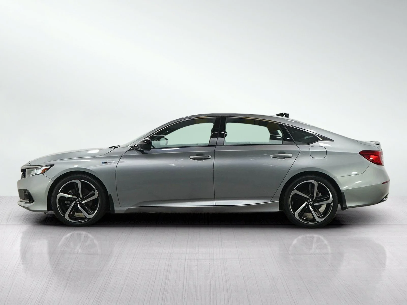 Used 2022 Honda Accord Hybrid Sport with VIN 1HGCV3F25NA036150 for sale in Burnsville, Minnesota