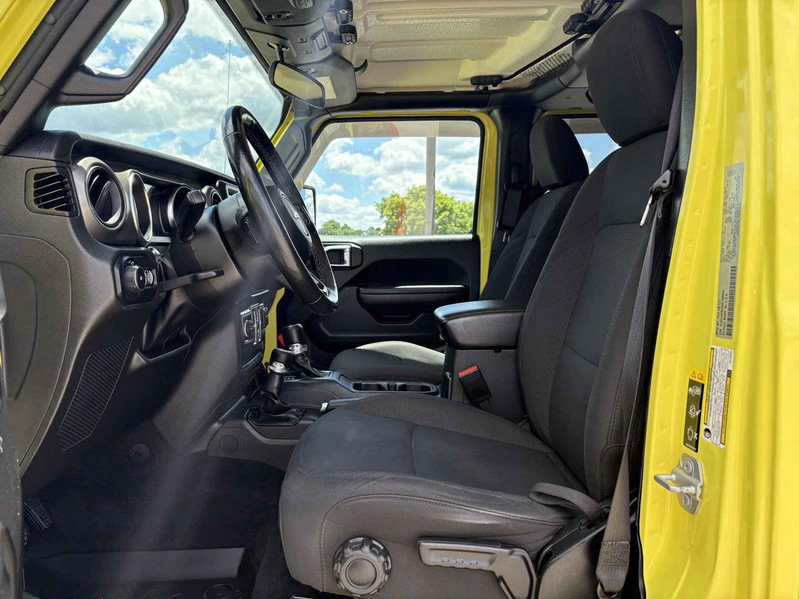 Used 2022 High Velocity Clearcoat Jeep Unlimited Sport S image 9