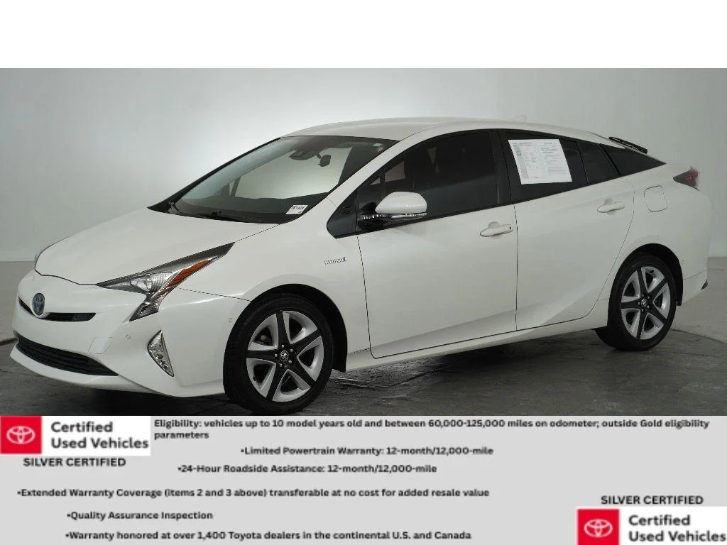 Used 2017 Blizzard Pearl Toyota Three Touring image 8