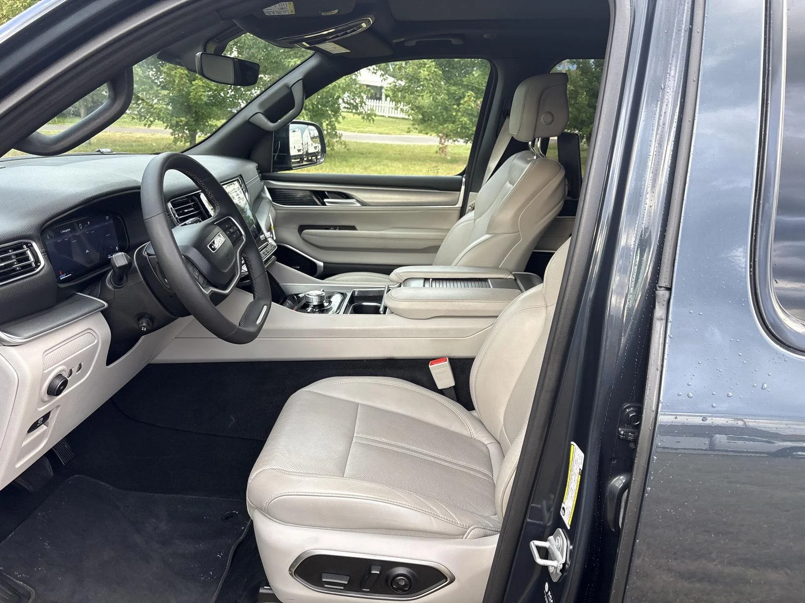 Used 2025 River Rock Jeep Series III image 9
