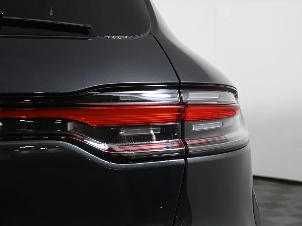 2026 Porsche Macan T - Photo 13