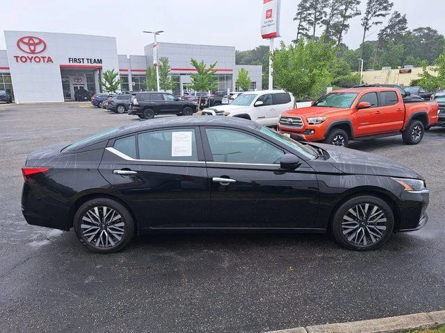 2025 Nissan Altima SV - Photo 6