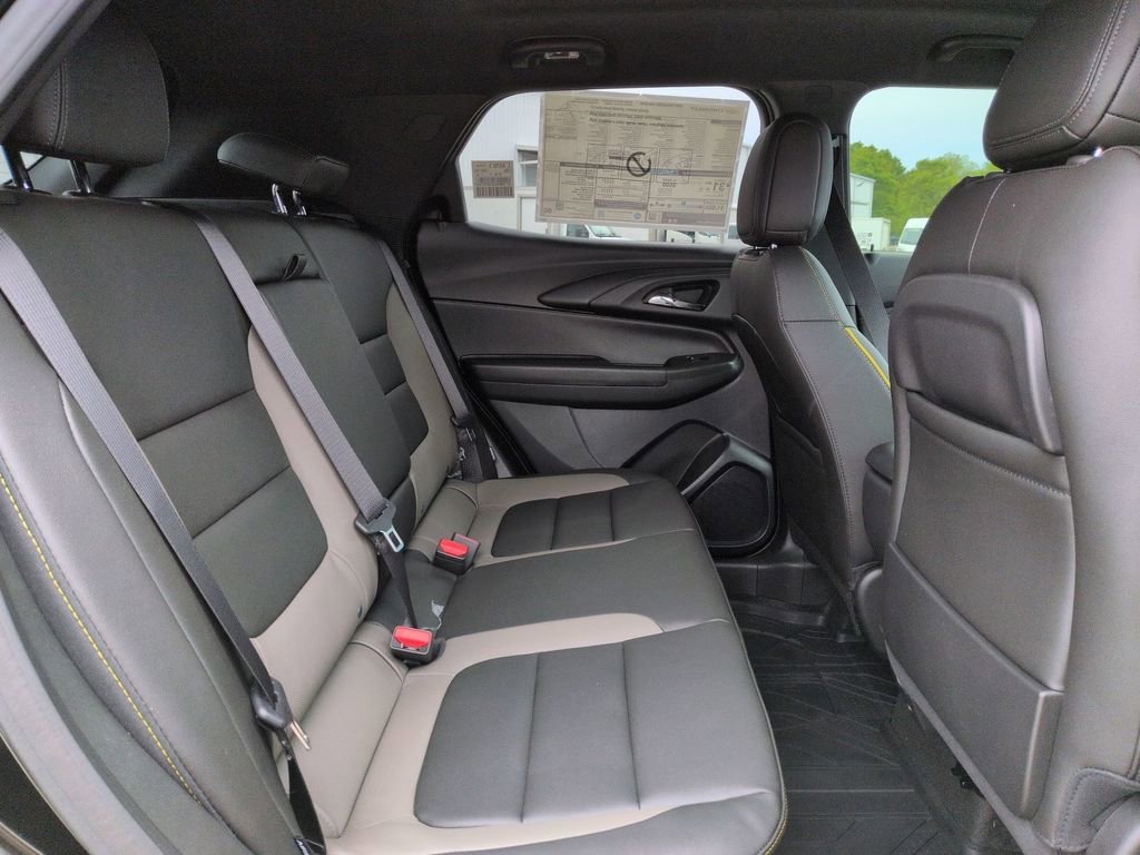 New 2026 Mosaic Black Metallic Chevrolet ACTIV image 26