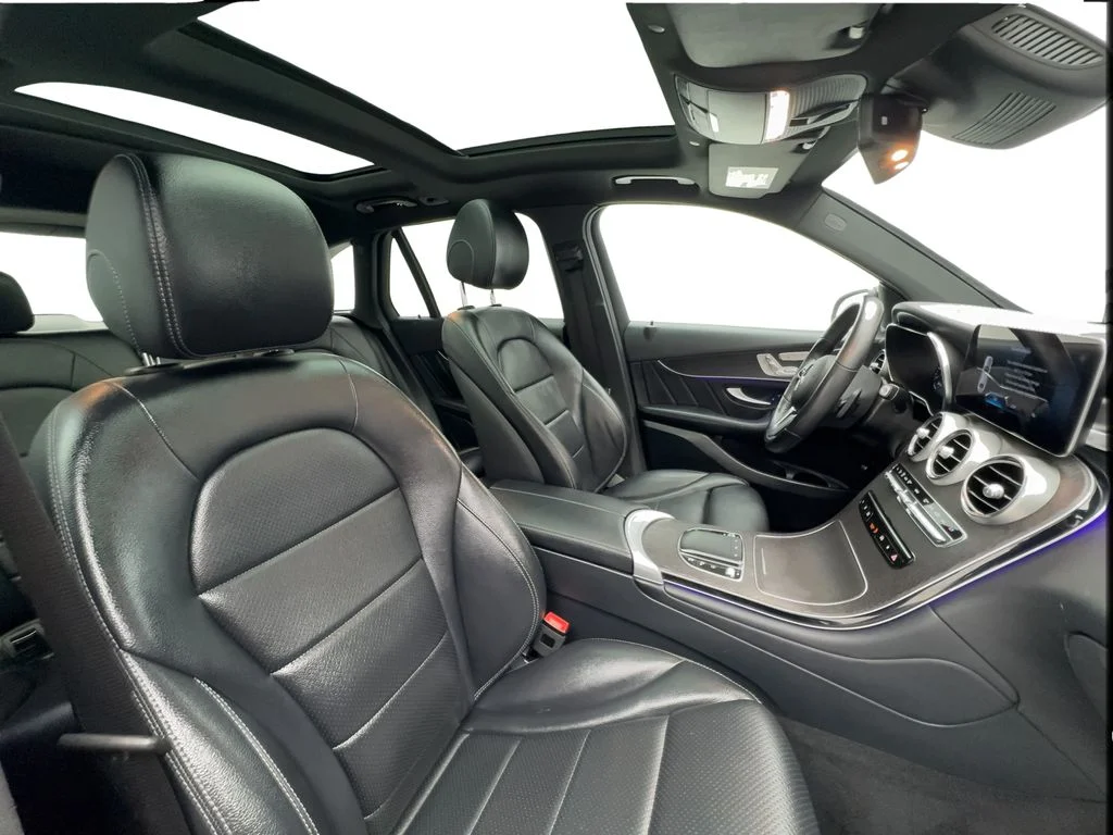 Used 2022 Black Mercedes-Benz GLC 300 image 27