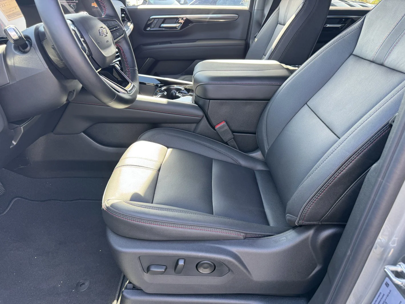 2026 Chevrolet Tahoe RST - Photo 14