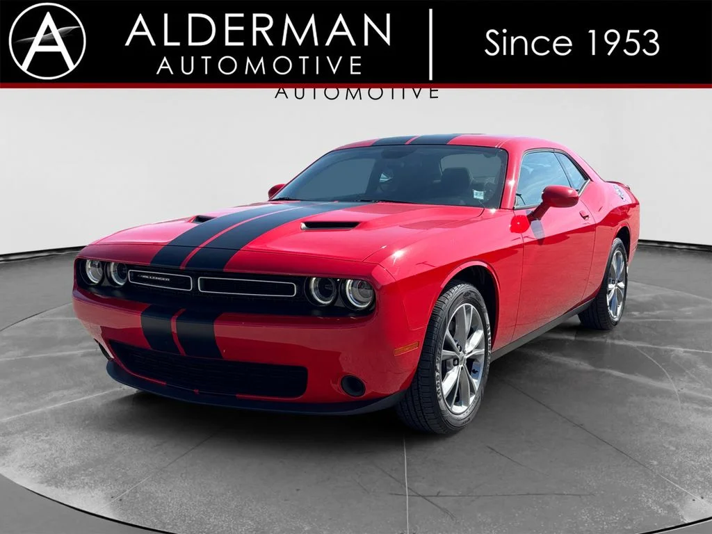 Used 2020 Red Dodge SXT image 1