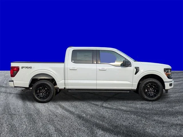 New 2026 Oxford White Ford XLT image 3