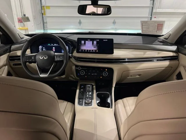 Used 2022 Gray INFINITI LUXE image 11