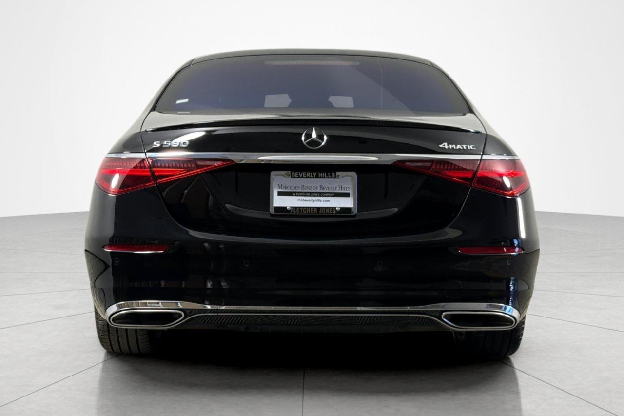 Used 2022 Black Mercedes-Benz S 580 image 4
