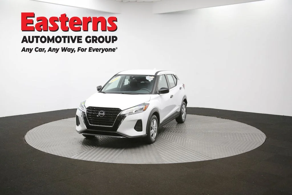 Used 2022 White Nissan S image 54