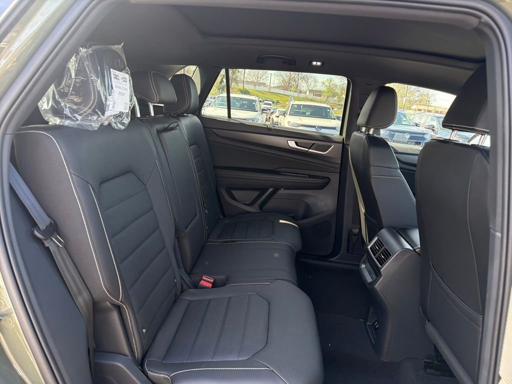 New 2026  Volkswagen 2.0T SEL R-Line Black image 33