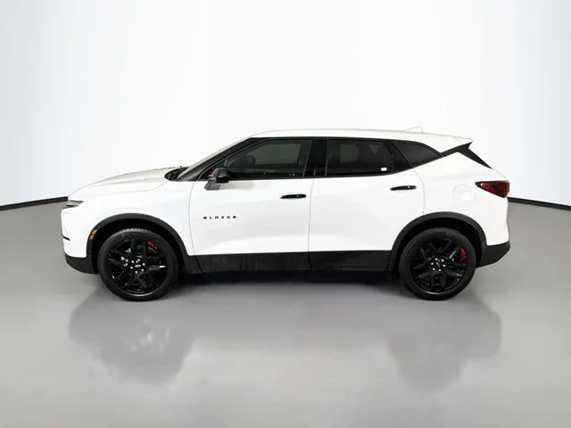 Used 2024 White Chevrolet LT image 4