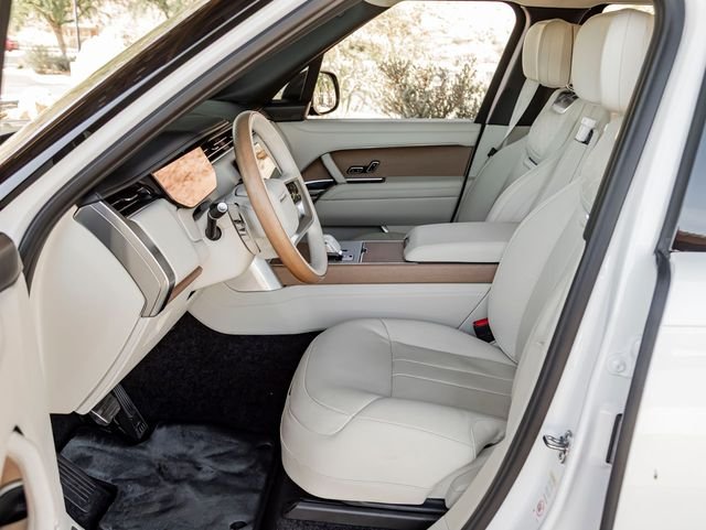 Used 2025 Icy White Gloss Land Rover SV image 14