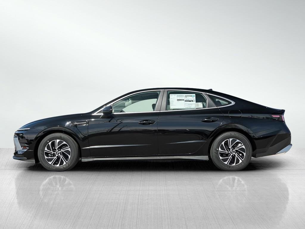 New 2026 Abyss Black Hyundai Blue FWD image 27