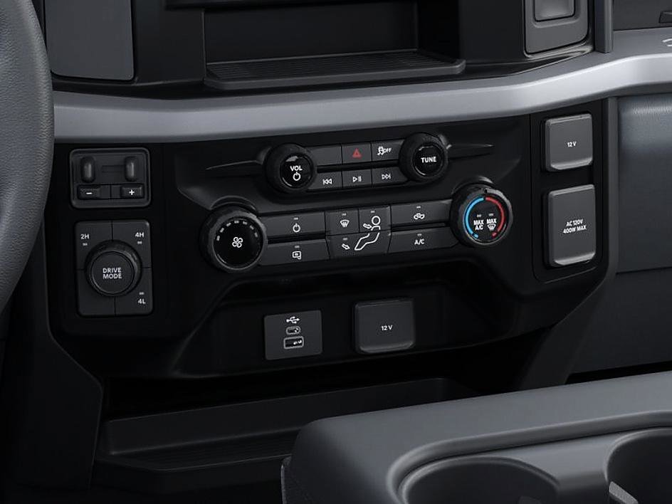 New 2026 Oxford White Ford F-350® XLT image 15