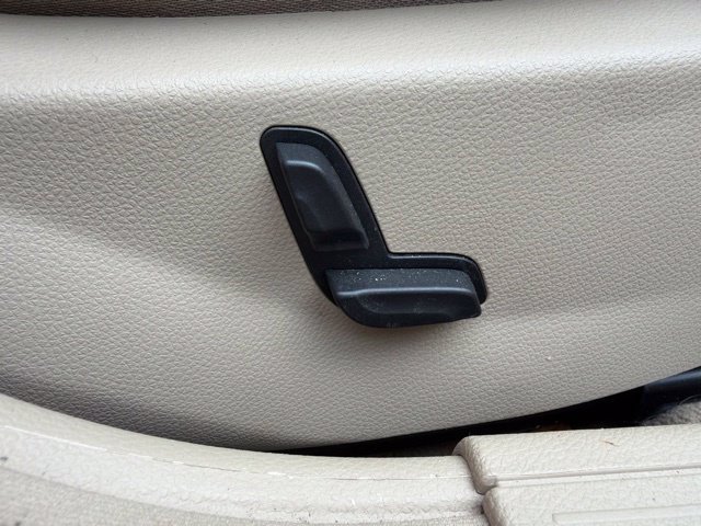 Used 2011 Red Mercedes-Benz C 300 image 15