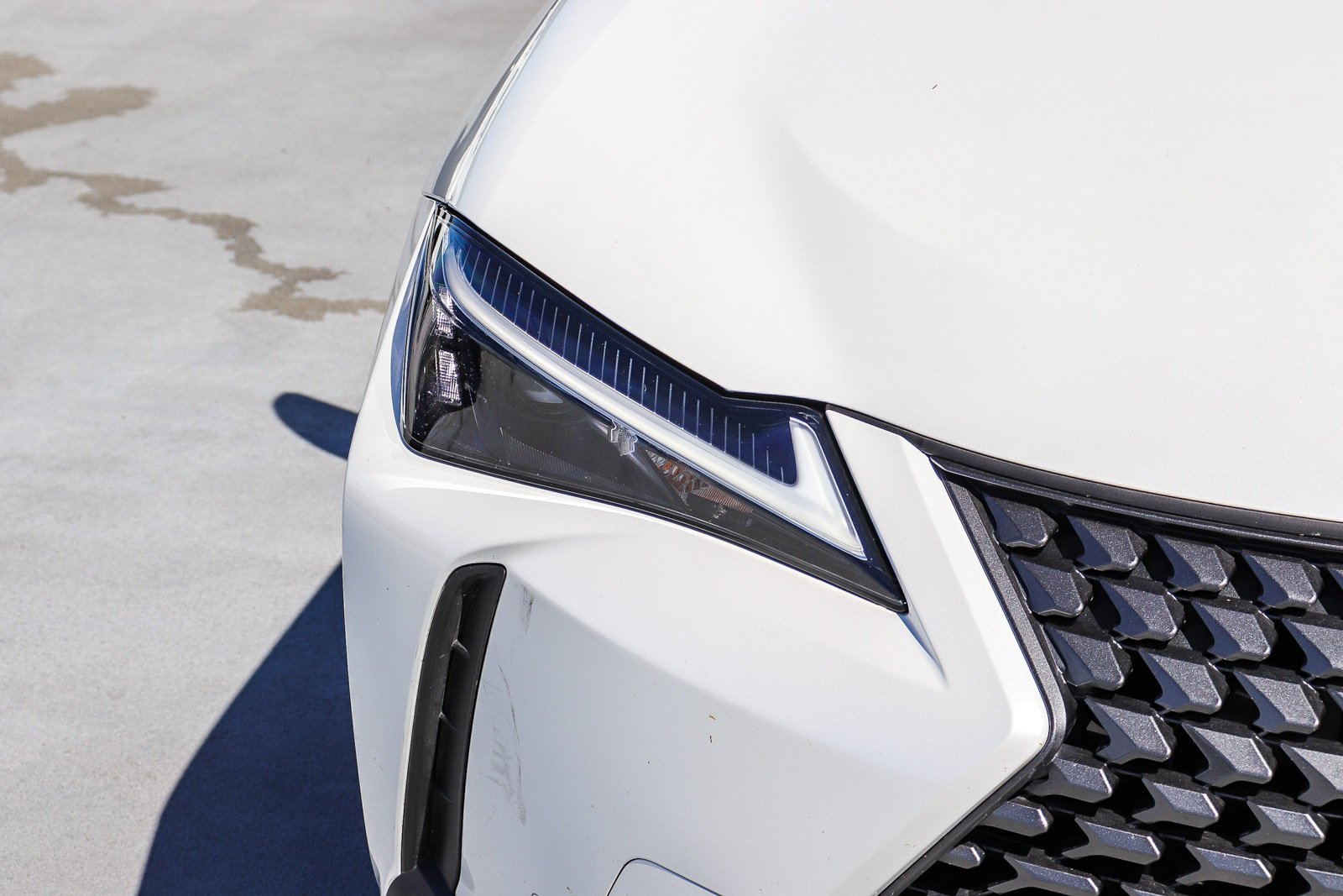Used 2025 White Lexus 300h Premium image 11