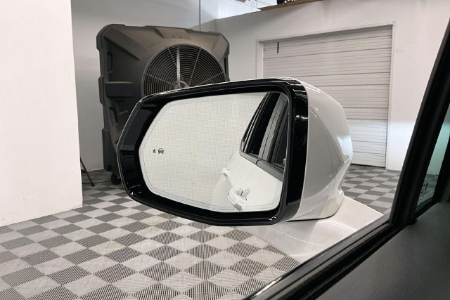 Used 2024 Crystal White Tricoat Cadillac Sport image 41