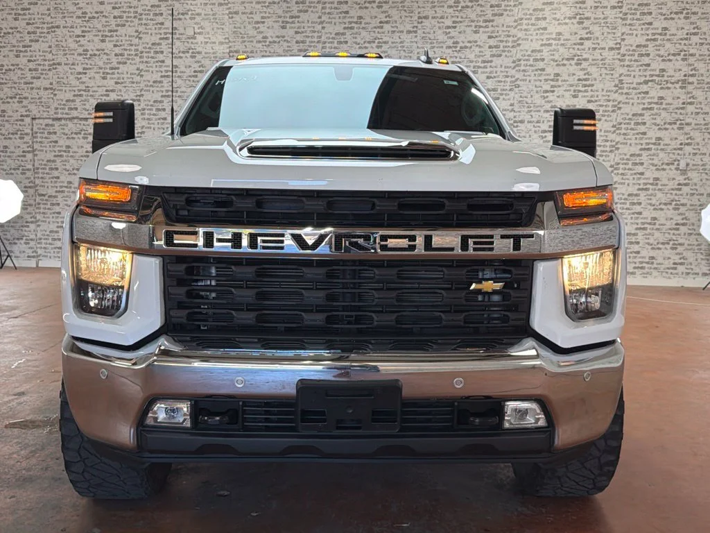 Used 2021 Summit White Chevrolet LT image 2