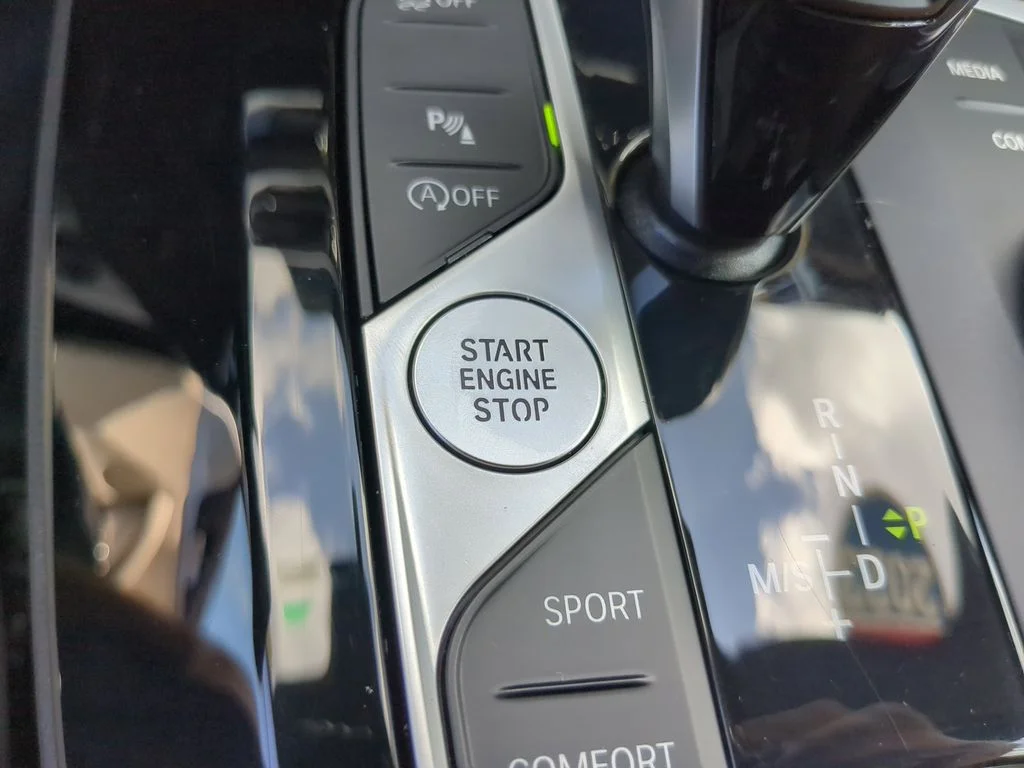 Used 2023 White BMW sDrive30i image 32