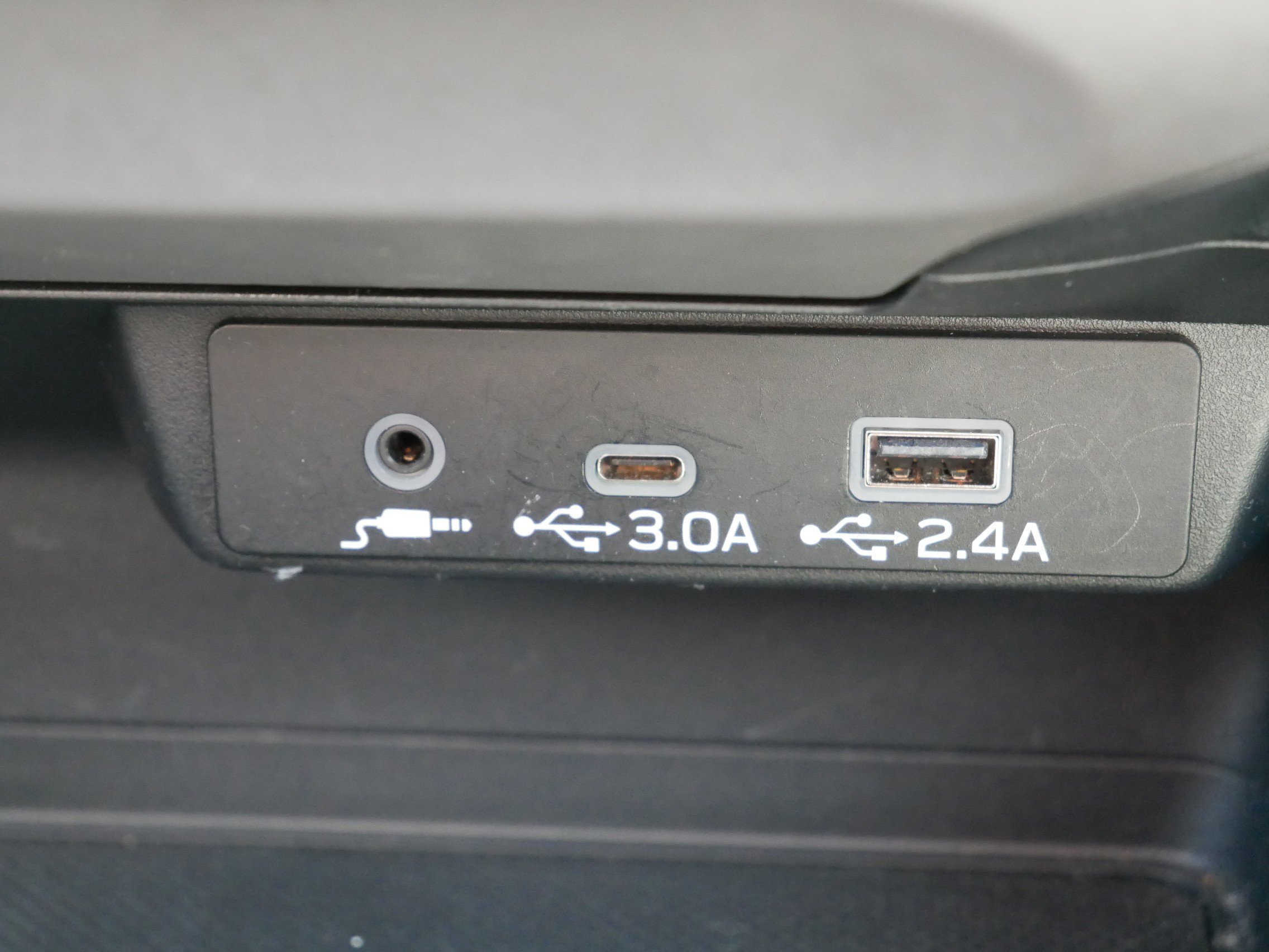 Used 2025 Ice Silver Metallic Subaru Premium image 26