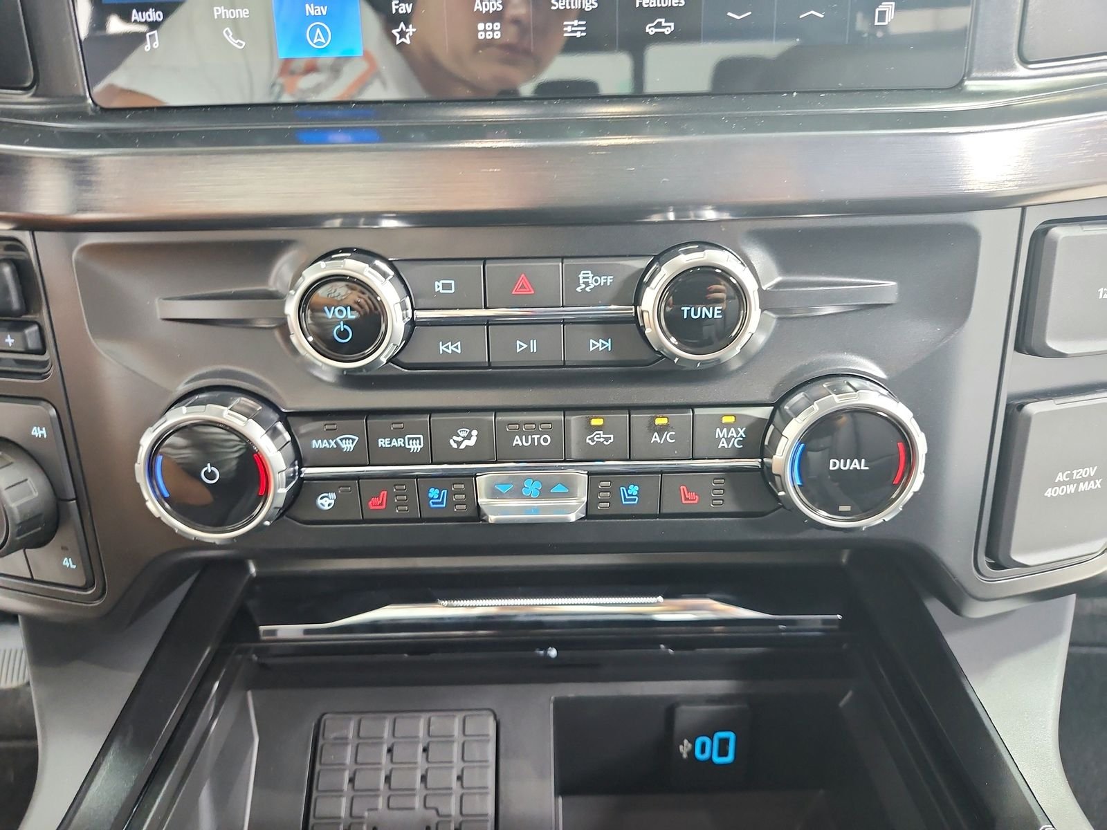 New 2026 Oxford White Ford F-250® Lariat® image 30