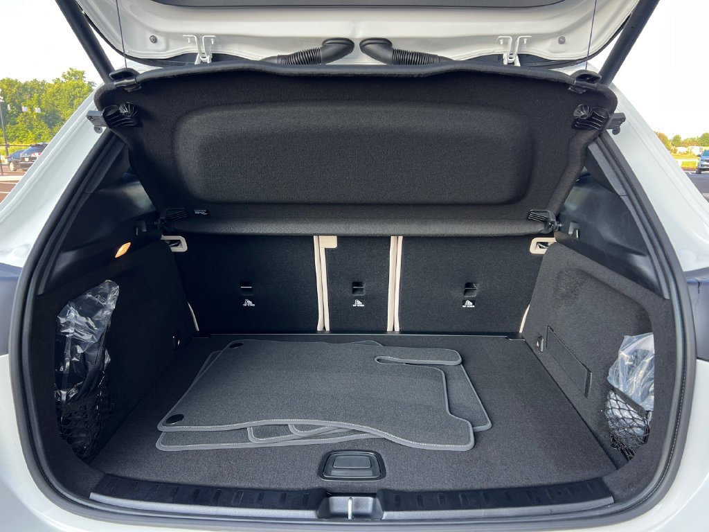 New 2026 Polar White Mercedes-Benz GLA 250 image 44