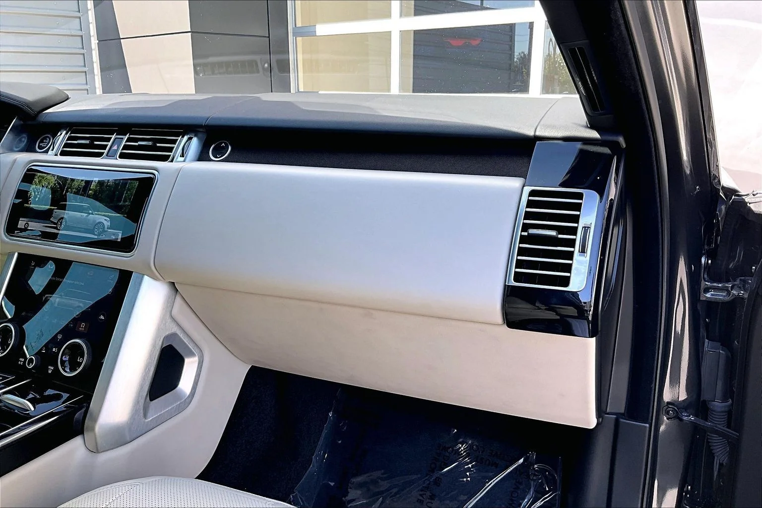 Certified Used 2022 Gray Land Rover Westminster image 16